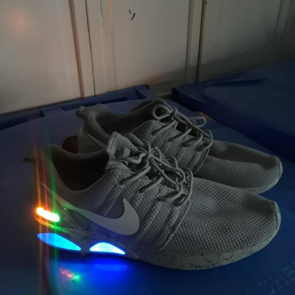 Nike Roshe Mags - Picture 2 of 9